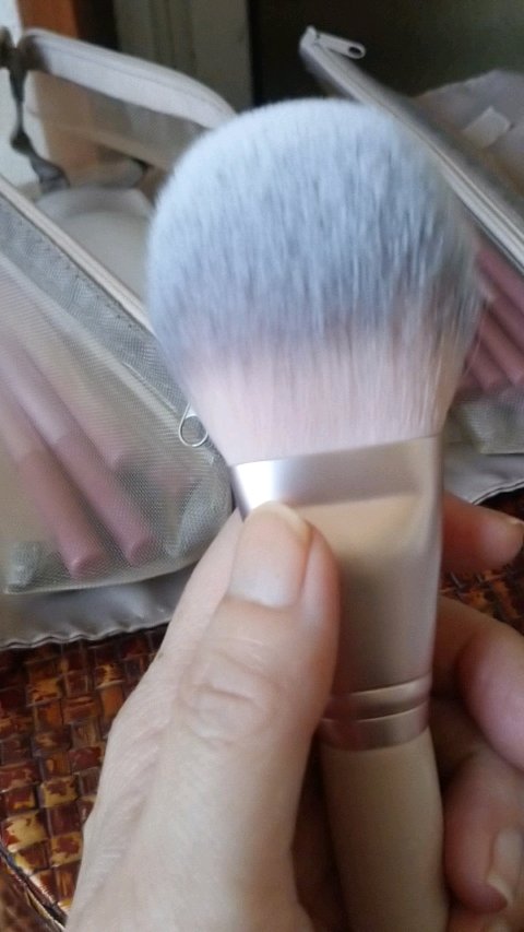 パウダーファンブラシ/ロージーローザ/メイクブラシを使ったクチコミ（1枚目）