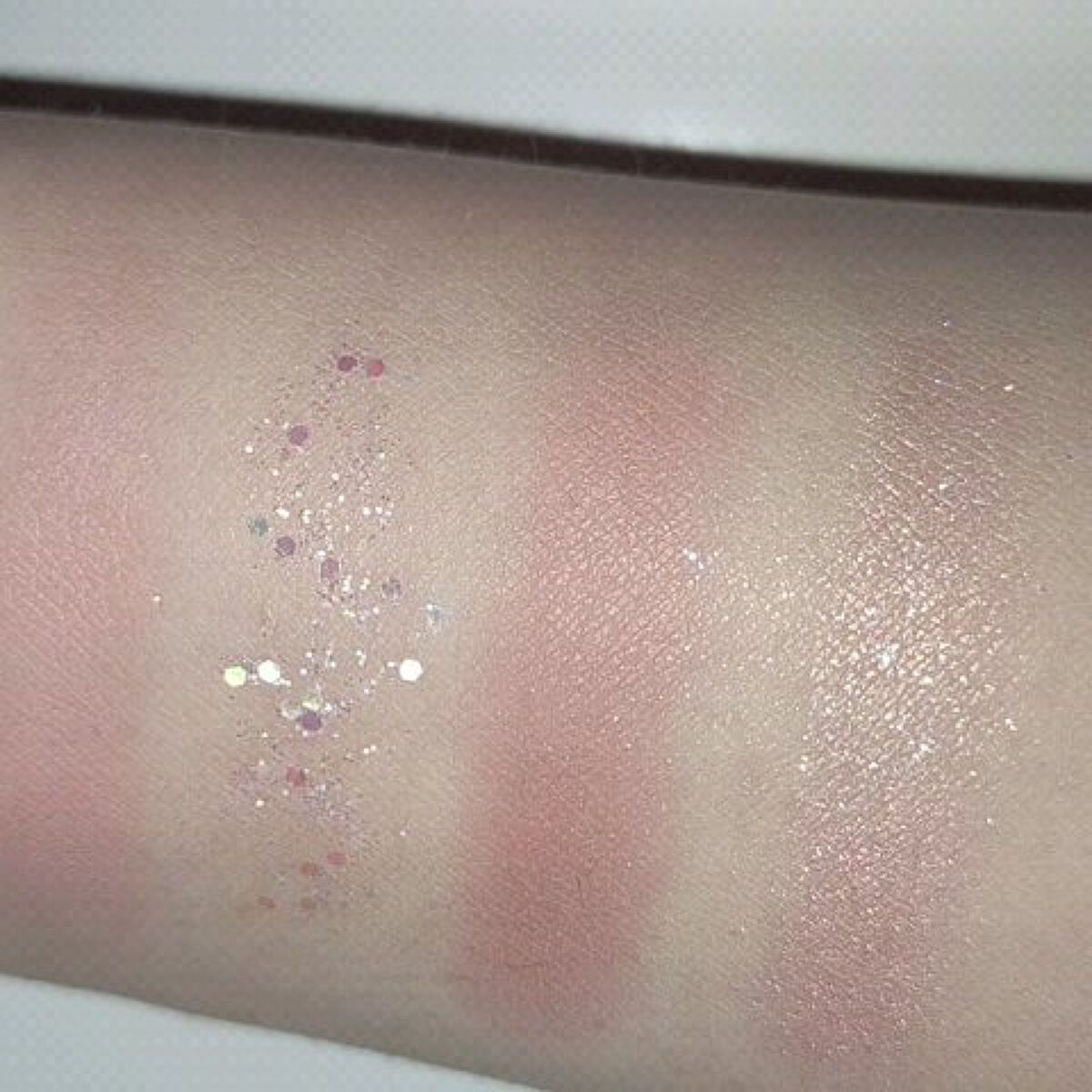 グリーミングアイグリッター/IBIM/グリッターの動画クチコミ1つ目