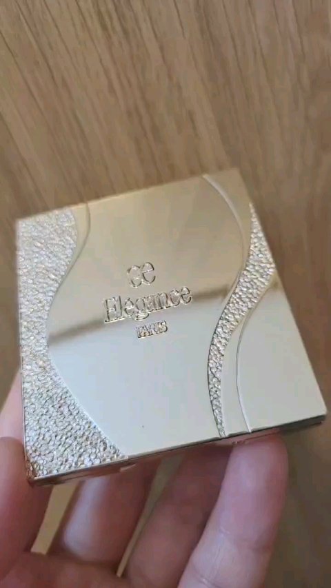 カランドゥ フェイス/Elégance/パウダーチークの動画クチコミ2つ目