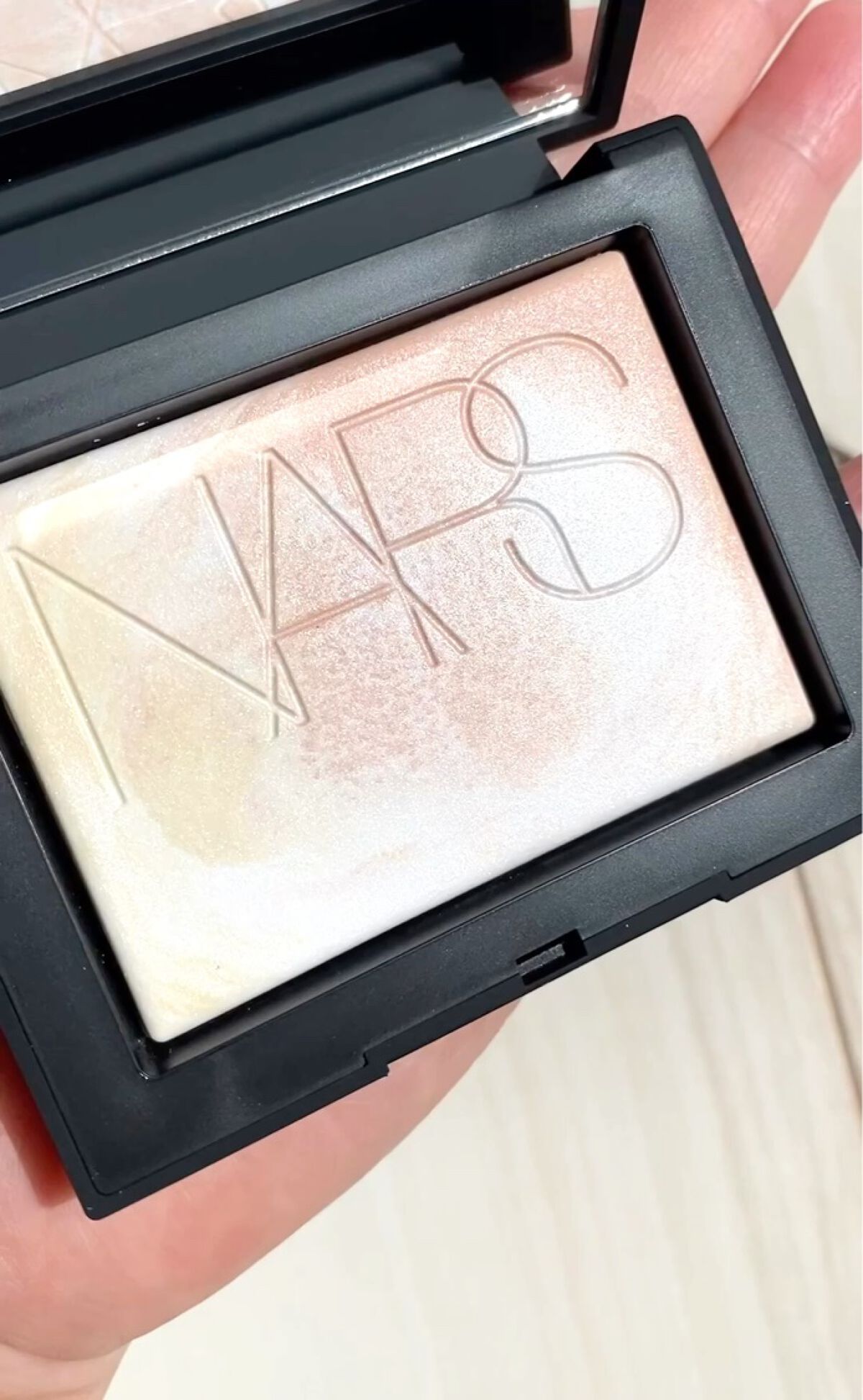 ライトリフレクティングセッティングパウダー　プレスト　N/NARS/プレストパウダーを使ったクチコミ（2枚目）