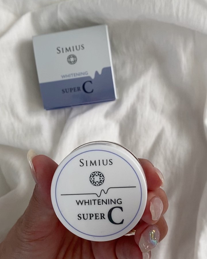 シミウス 薬用ホワイトニングスーパーCのクチコミ「．

シミウス　@simius_beauty 
薬用 ホワイトニング スーパーC

気になる部.....」（2枚目）