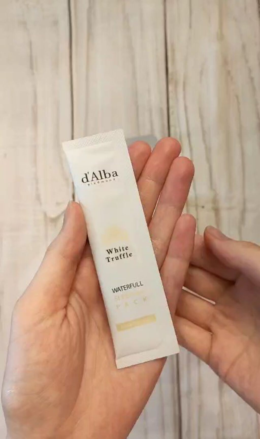 ホワイトトリュフウォータフルヴィーガンスリーピングパック/ダルバ/シートマスク・パックの動画クチコミ2つ目