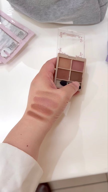 &. Wチャーム アイシャドウ2スタイルカラーパレット/DAISO/アイシャドウパレットを使ったクチコミ(3枚目)