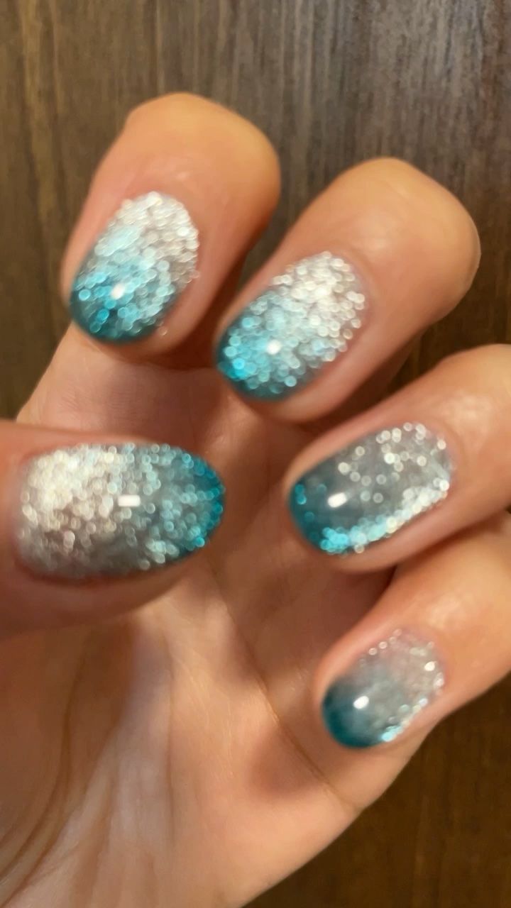 #セルフネイル,#セルフジェルネイル,#マグネットネイル,#夏ネイル,#キラキラネイル,#透け感宝石ネイルのネイルデザイン