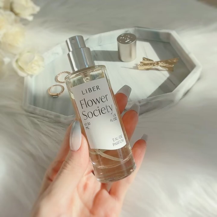 パフューム 30ml Flower Society /LIBER/香水(レディース)を使ったクチコミ（2枚目）