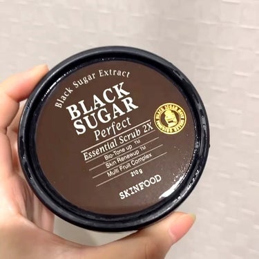 ブラックシュガー パーフェクト エッセンシャル スクラブ2X/SKINFOOD/洗い流すパック・マスクを使ったクチコミ（1枚目）