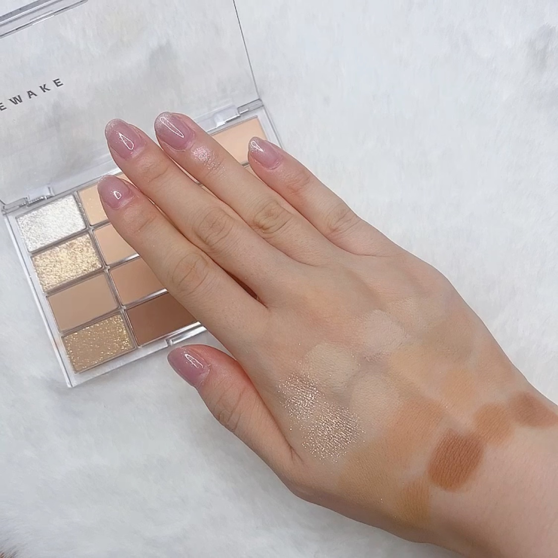 ソフトブラーリングアイパレット/wakemake/アイシャドウパレットの動画クチコミ4つ目