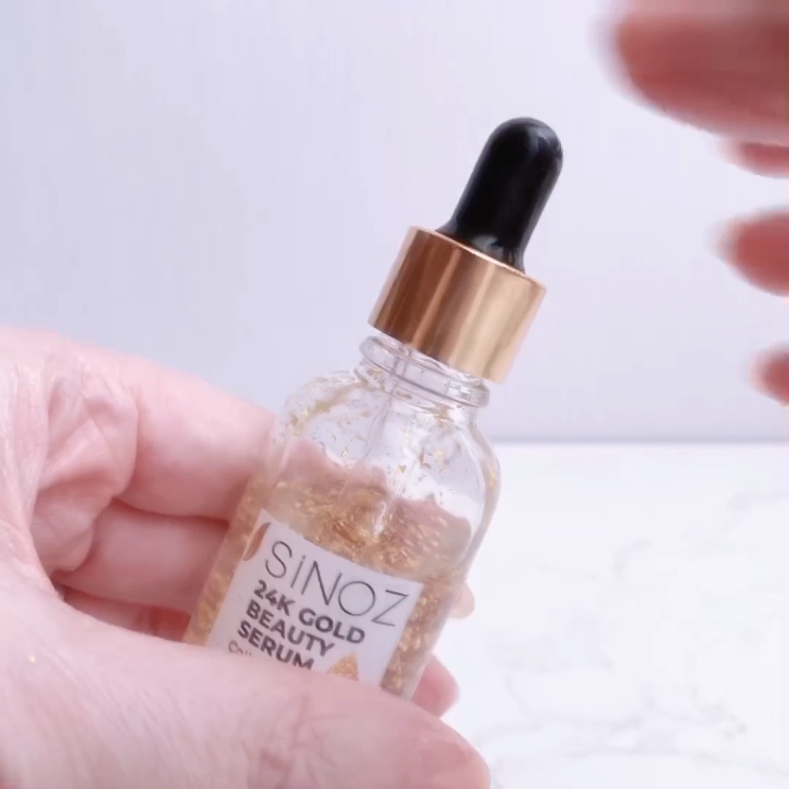 ゴールドビューティーセラム/SiNOZ/美容液を使ったクチコミ（3枚目）