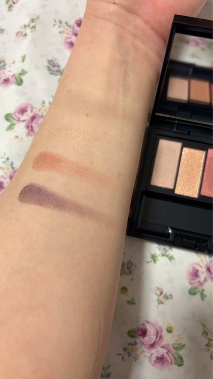 カラードシャドウ/KANEBO/アイシャドウパレットを使ったクチコミ(3枚目)