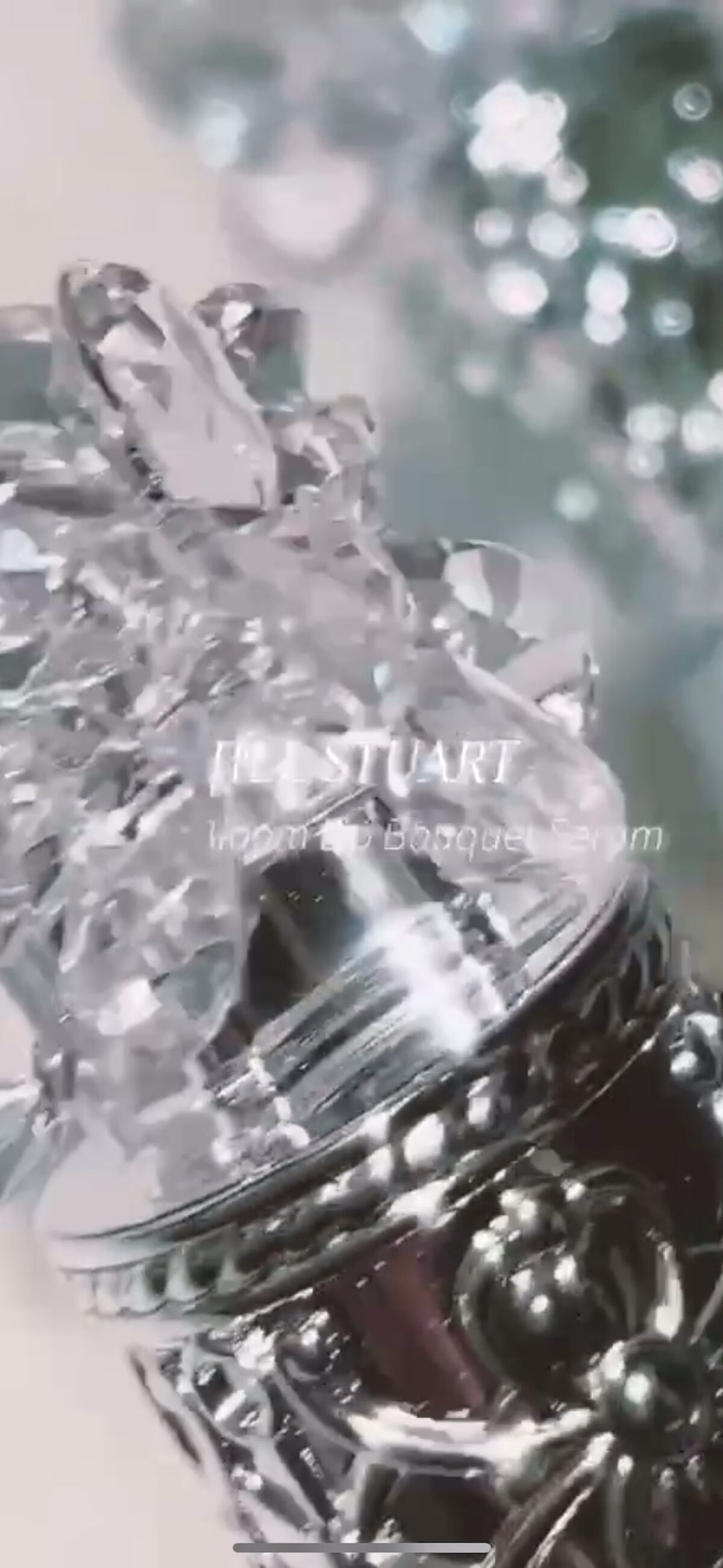 ジルスチュアート　クリスタルブルーム　リップブーケ セラム/JILL STUART/リッププランパーの人気ショート動画