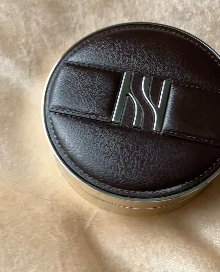 ブラック クッション ファンデーション/HERA/クッションファンデーションの動画クチコミ1つ目