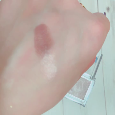 プリズム パウダーアイカラー/リンメル ロンドン/単色アイシャドウを使ったクチコミ（3枚目）