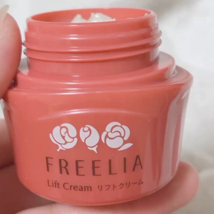 コープ フリーリア リフトクリームのクチコミ「\バラの香り🌹/
FREELIA  #提供 
リフトクリーム(濃密ハリ感クリーム)
うるお.....」(3枚目)