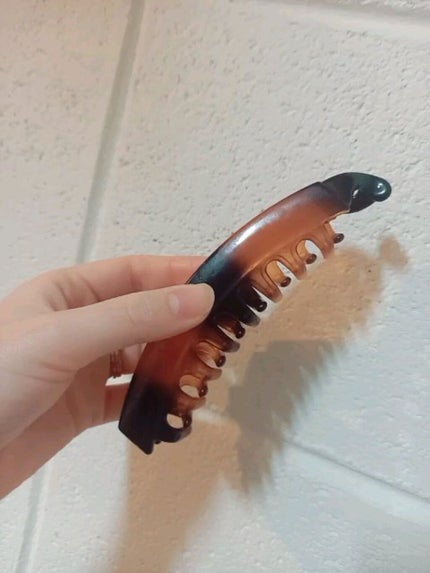 シリコンバナナクリップ/DAISO/ヘアアクセサリーを使ったクチコミ(1枚目)