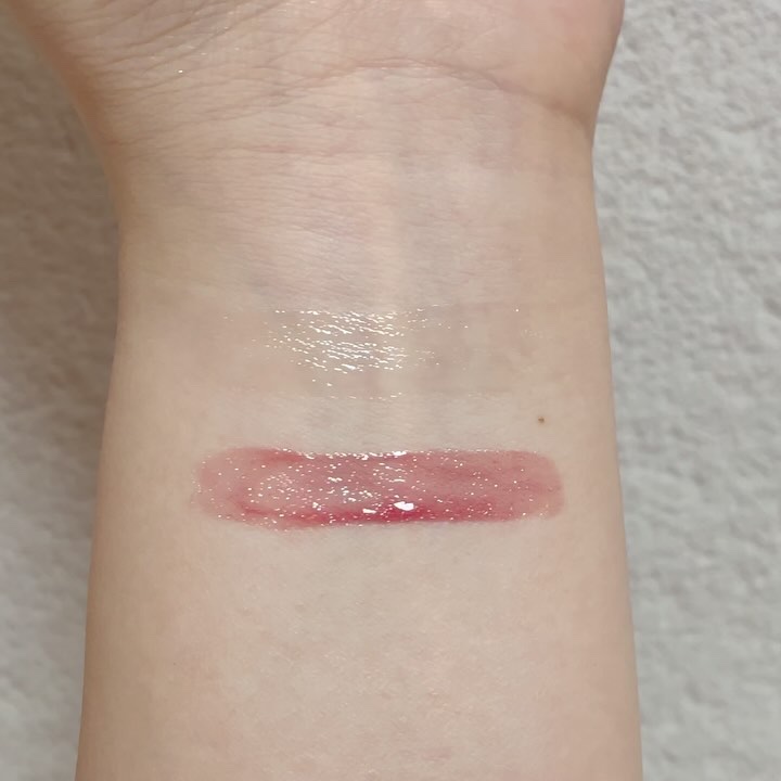 Vヴィヴィットロゼ リップグロス/Visvilaa/リップグロスの動画クチコミ2つ目