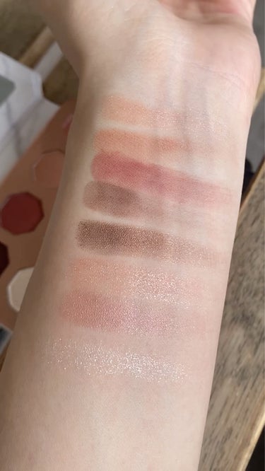 MESMERIZING MOMENT COLLECTION PALETTE/DEAR DAHLIA/パウダーアイシャドウの動画クチコミ5つ目