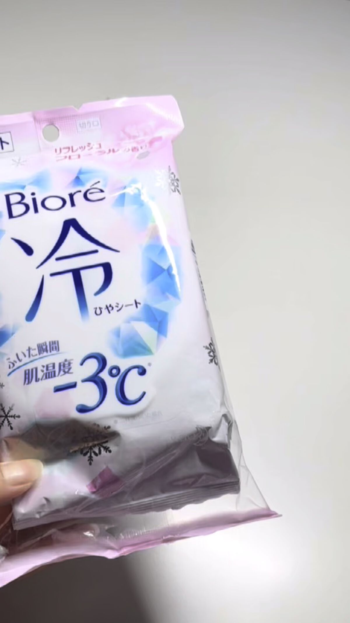 冷シート リフレッシュフローラルの香り/ビオレ/ボディシートの人気ショート動画