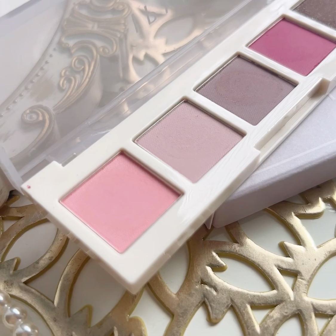 イプクン パーソナル ムードパレット/IPKN/アイシャドウパレットの動画クチコミ5つ目