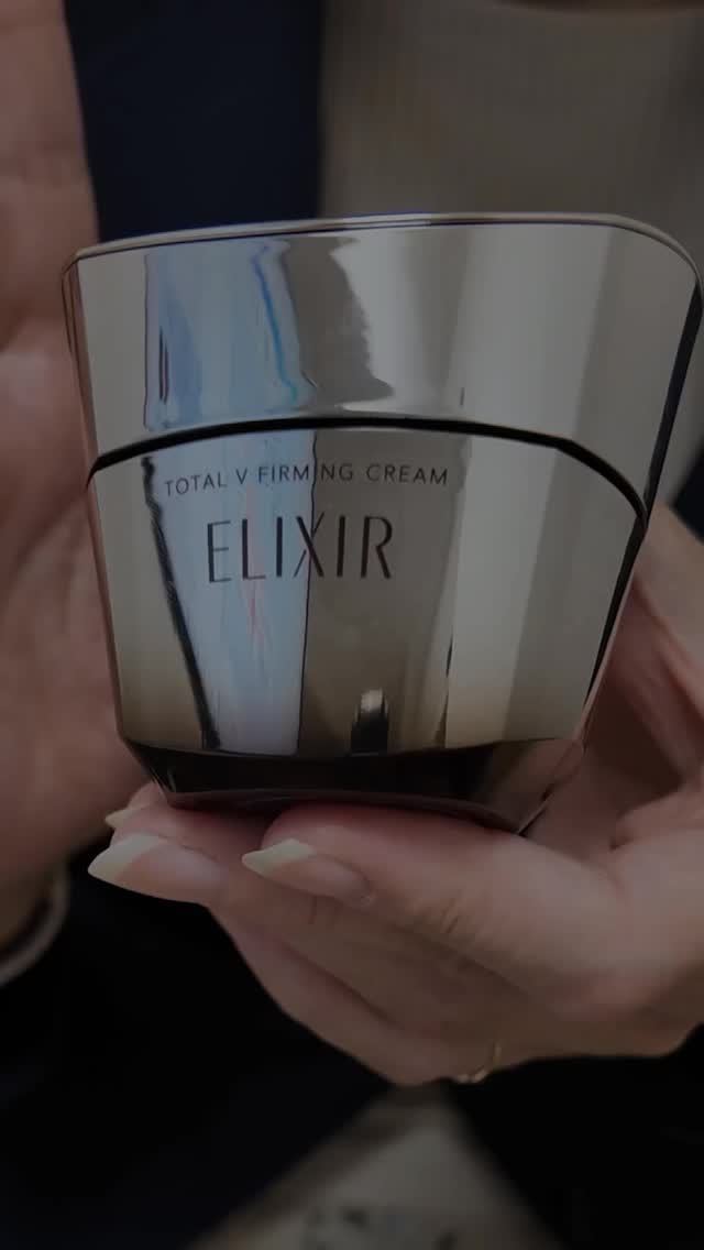 エリクシール、ずるいよなぁ〜👼
#エリクシール　#クリーム #保湿
#たるみ #たるみ改善　#スキンケア　#乾燥肌