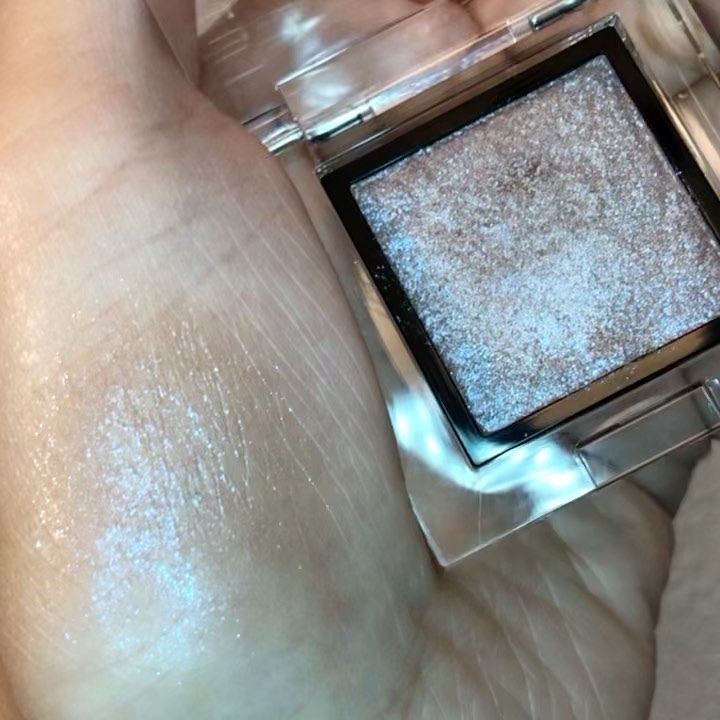 アディクション ザ アイシャドウ スパークル 005SP Moon River/ADDICTION/単色アイシャドウを使ったクチコミ（3枚目）