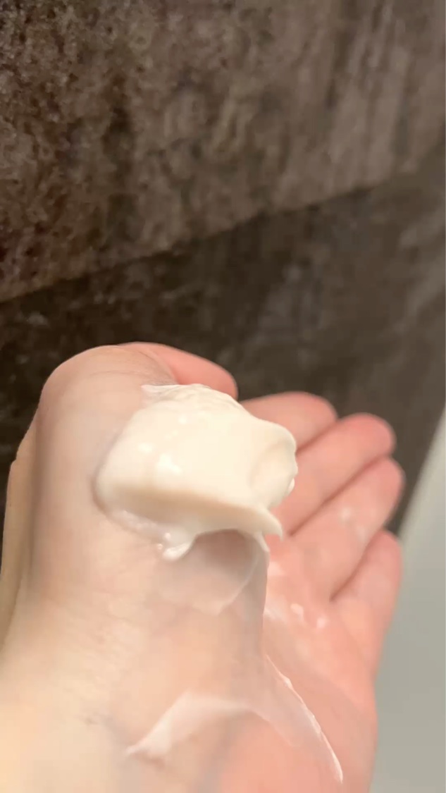 ジルスチュアート　ホワイトフローラル　ディープヘッドクレンズ/JILL STUART/市販シャンプーを使ったクチコミ（1枚目）