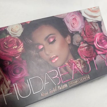 Huda Beauty Rose Gold Palette/Huda Beauty/アイシャドウパレットを使ったクチコミ（4枚目）
