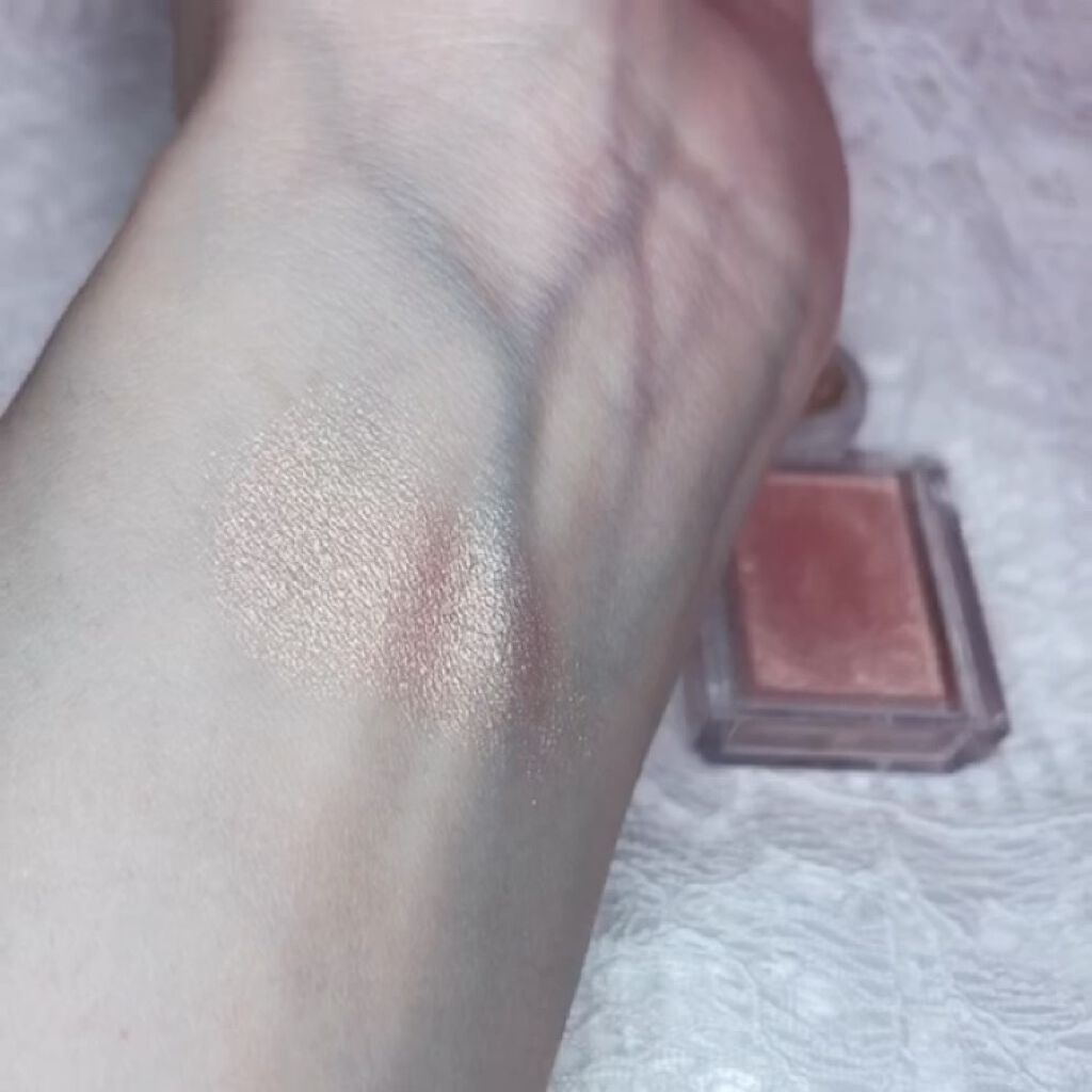 シャドーカスタマイズ/MAJOLICA MAJORCA/単色アイシャドウを使ったクチコミ（3枚目）