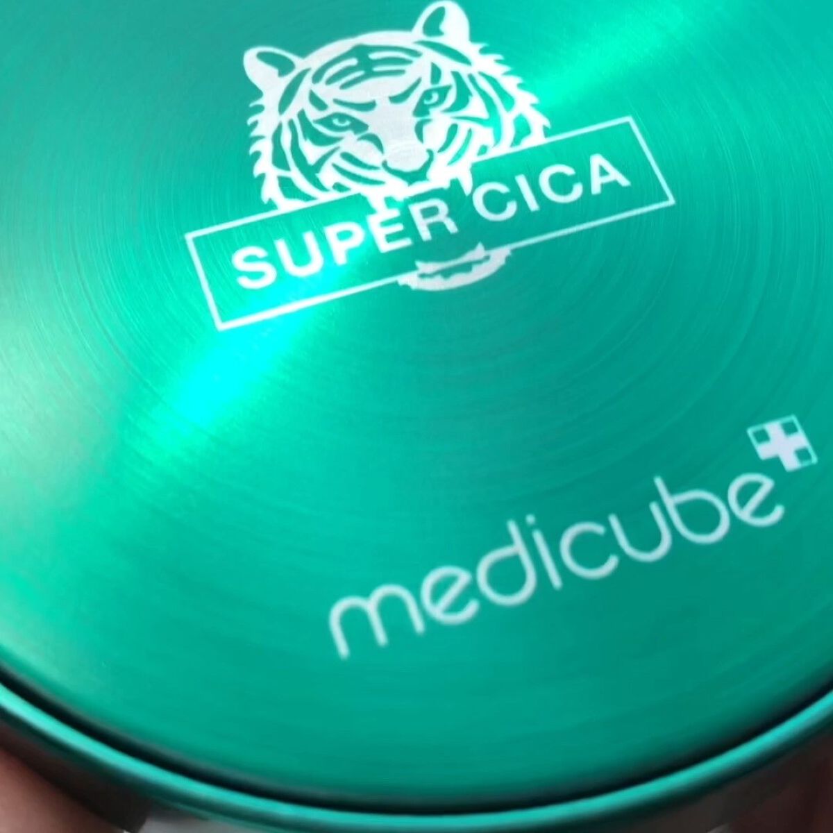 スーパーシカクッション 22号/MEDICUBE/クッションファンデーションを使ったクチコミ（2枚目）