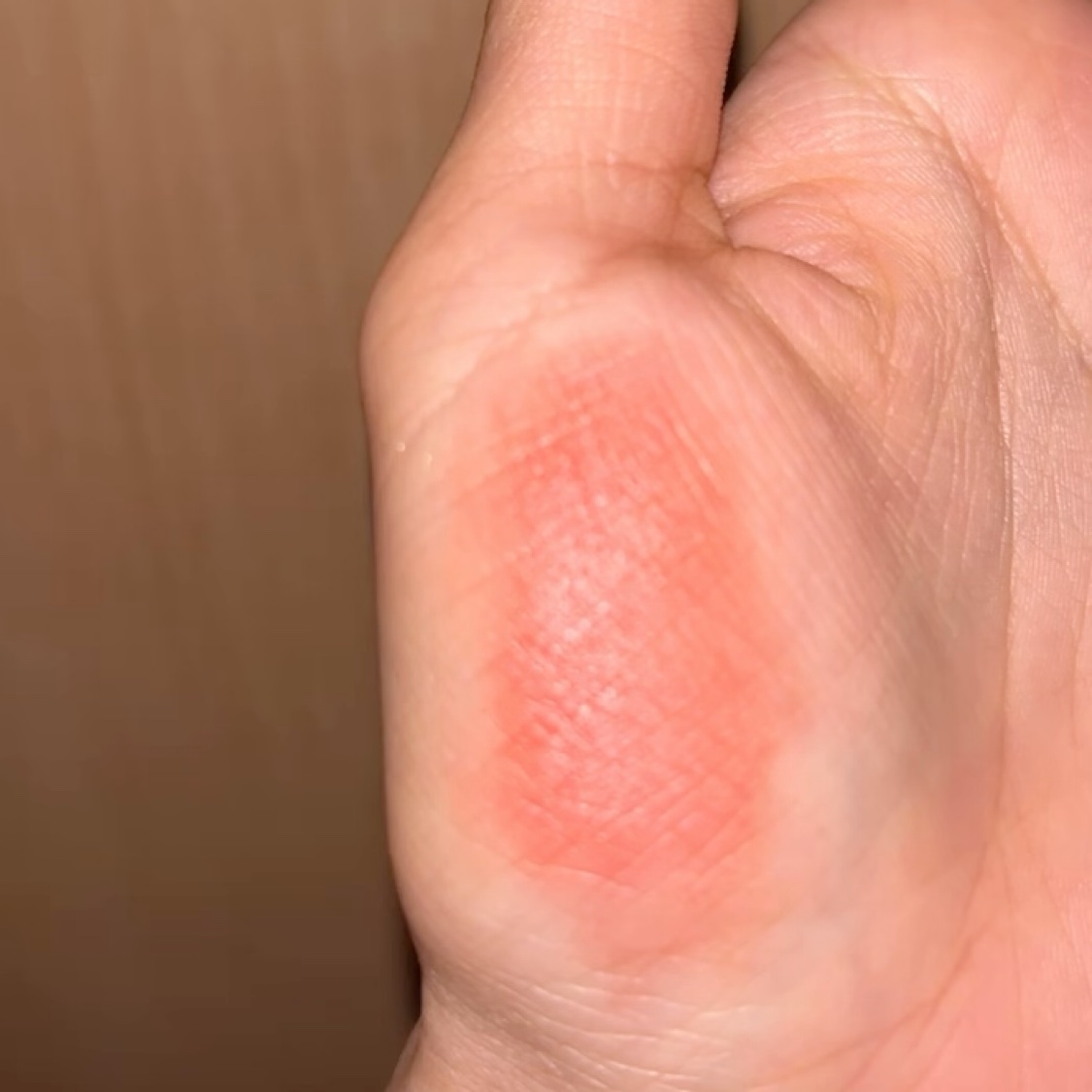 マットリップ/LEPOREM/口紅の動画クチコミ1つ目