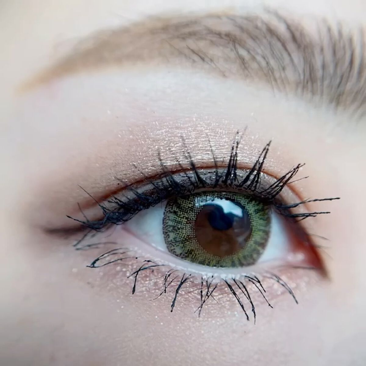 Celestial Nirvana Eye Shadow Palette/PAT McGRATH LABS/アイシャドウパレットの動画クチコミ4つ目