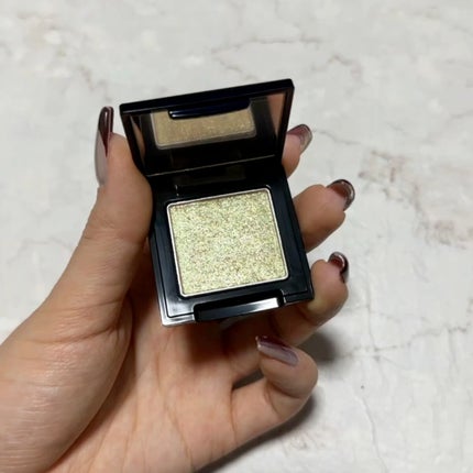 ラズル アイカラー/エレガンス ラズル /単色アイシャドウの人気ショート動画