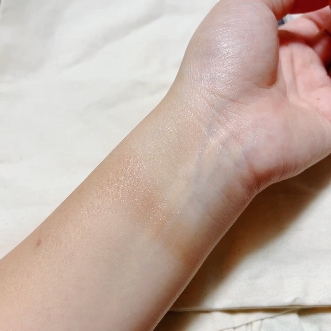  シアー グリッターアイズ 54 マスカレード(MASQUERADE)/KiSS/単色アイシャドウを使ったクチコミ（3枚目）