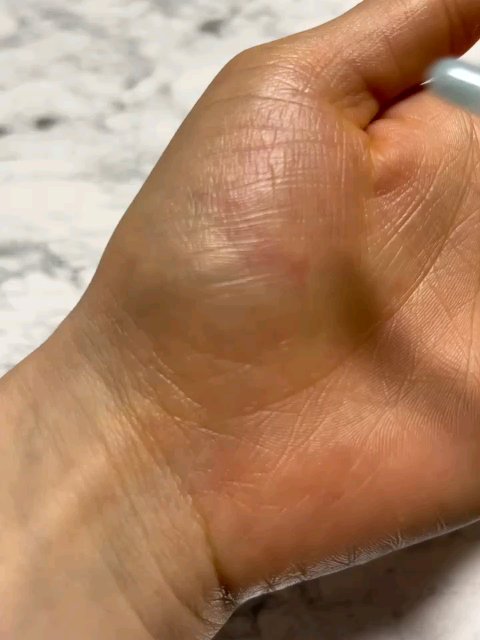 エッセンス リッププランパー BL900 クリスタルブルー(限定)/Visée/リッププランパーを使ったクチコミ（3枚目）