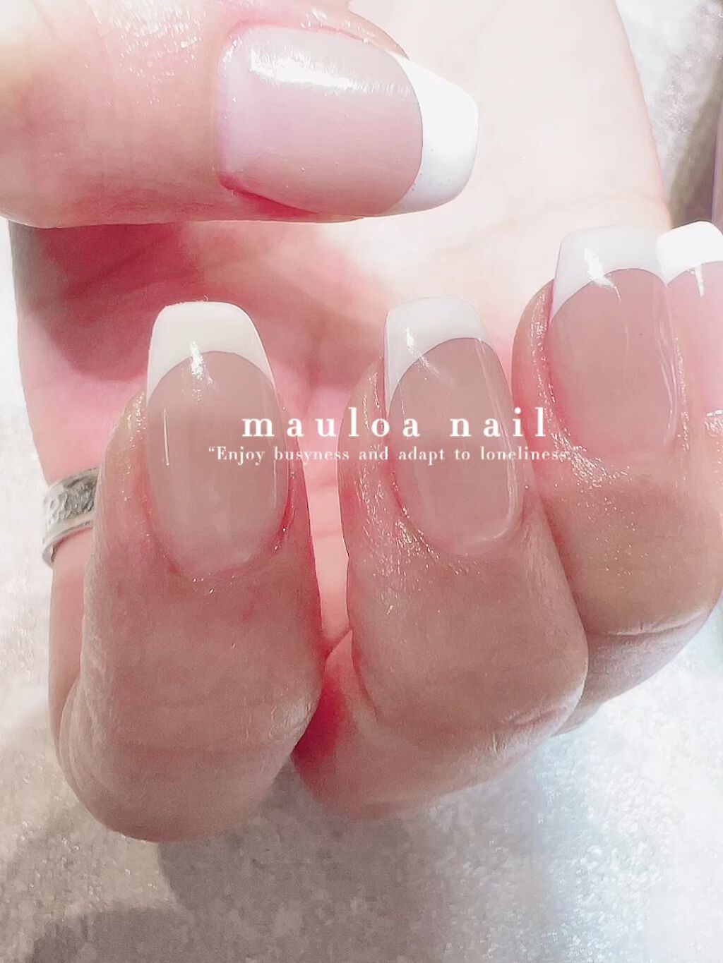 #うねうねフレンチネイル,#ネイル,#アートネイル,#冬ネイル,#ミラーアートネイル,#リングネイル,#フレンチネイル,#ジュエリーネイル,#ミラーネイル,#手書きアートネイル,#ミラーアートネイル,#パーツネイル,#ミラーネイル,#シルバーアクセネイル,#冬ネイル,#天王寺ネイルのネイルデザイン