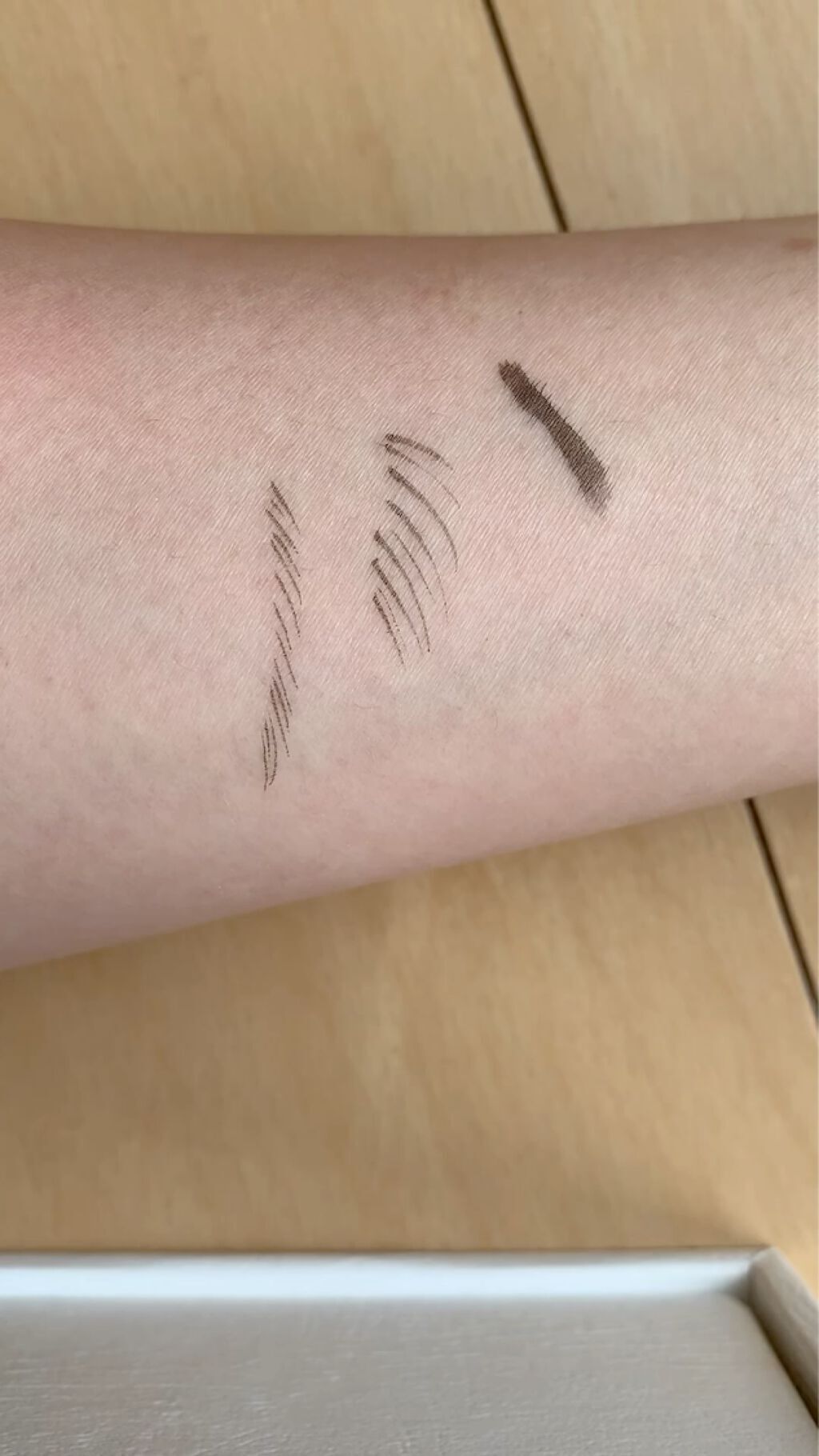 brow flick/Glossier./リキッドアイブロウの動画クチコミ1つ目