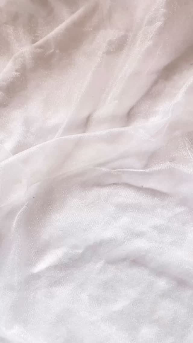 [TIRTIRクッションファンデ5種❣️]

▶︎TIRTIR (@tirtir_jp_official )

手持ちの2種類と、先日のメガコスメランドのTIRTIRブースでいただいたファンデ合わせて5種類になったから比べてみた😃
マット