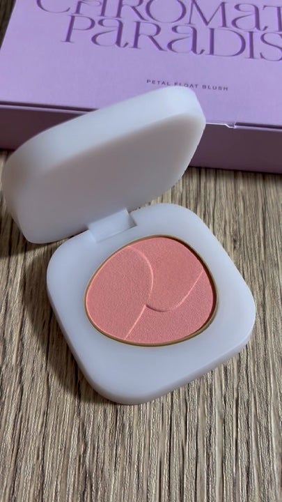 トーン ペタル フロート ブラッシュ/to/one/パウダーチークの人気ショート動画