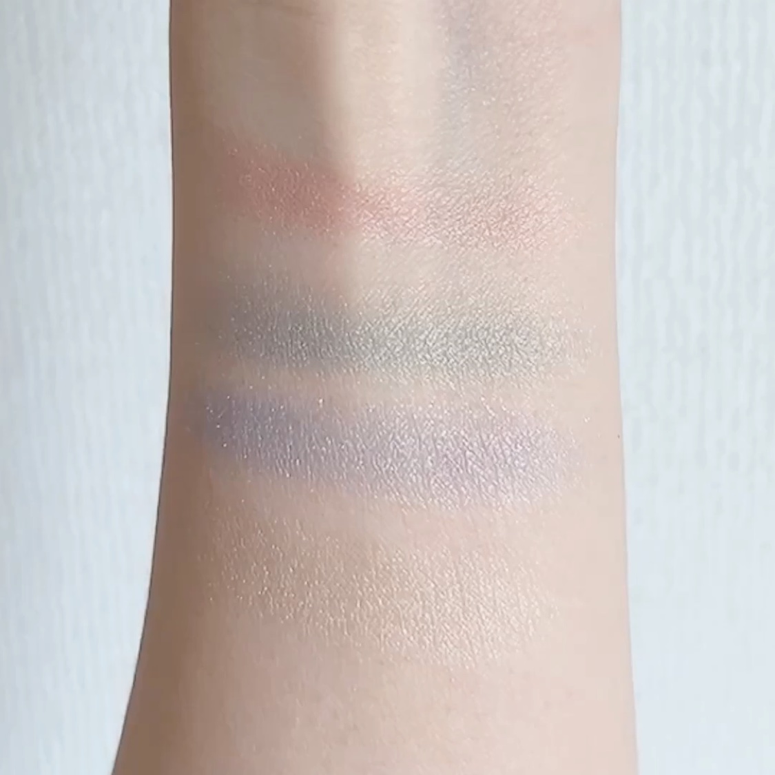 トーン ペタル アイシャドウ/to/one/アイシャドウパレットの動画クチコミ1つ目