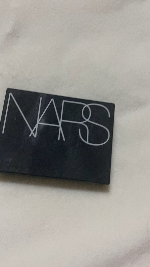 ライトリフレクティングセッティングパウダー　プレスト　N/NARS/プレストパウダーの人気ショート動画