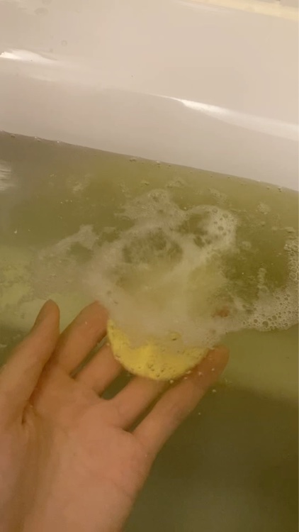 薬用入浴剤 Bath Tales/紀陽除虫菊/炭酸系入浴剤の動画クチコミ1つ目