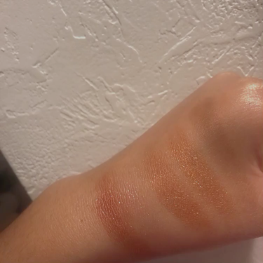 こんにちは！むぎです🐻🍒
今日紹介するコスメは
❁aritaumuのMONOEYESです！
シングルシャドウで使いやすくて
とてもすきです！
とにかくカラーが多いので時分が欲しいと思ってたカラーがきっと見つかる☺︎🌼*･
私が持ってる