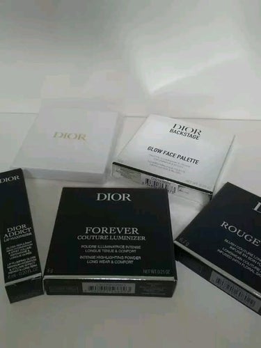 Dior

コスメ祭り
🤍🤍🤍🤍🤍🤍🤍🤍🤍🤍
娘💗のコスメ祭りらしい…

Dior
ディオールスキン ルージュ ブラッシュ
チーク

Diorチーク  きれいだった

Diorデパートでたくさん  購入
