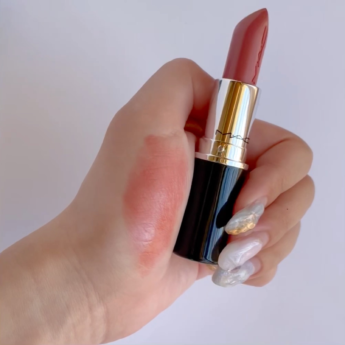 新色レビュー】ラスターガラス リップスティック｜M・A・Cの口コミ