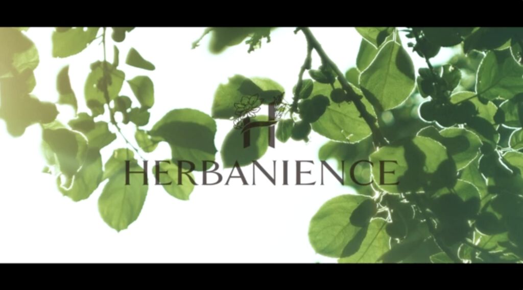 ハーバニエンスヘアエマルジョン/HERBANIENCE/ヘアミルクの動画クチコミ1つ目