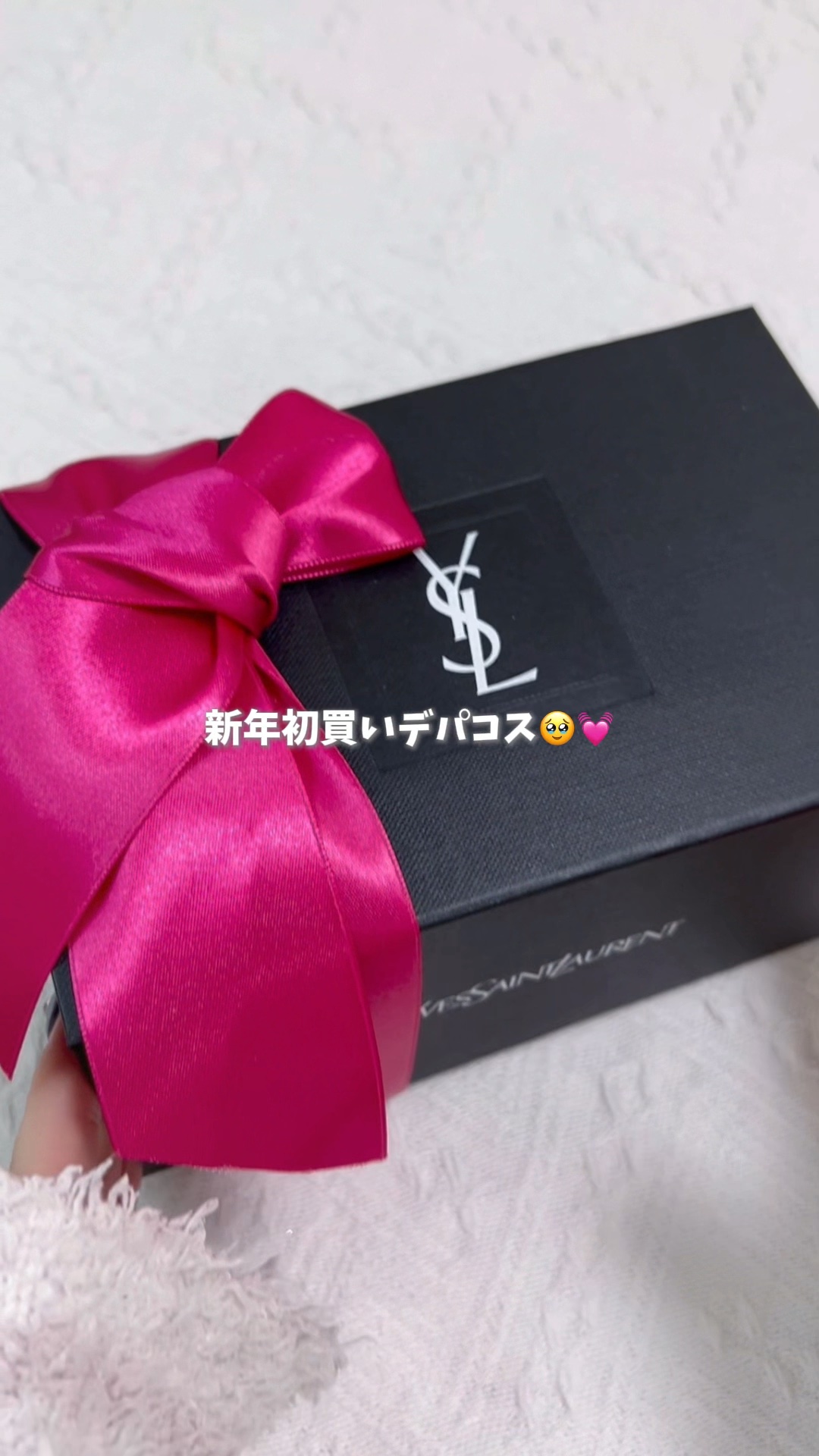 買うかちょっと迷ってたけど
マジで買ってよかった後悔なし😭😭😭

ラメ好きは絶対買うべき☝🏻💓

-

YSL ラブシャイン グロスプランパー
10 スターダスト ラブ ¥4,950（税込）

YSL メイクミーブラッシュ パウダ