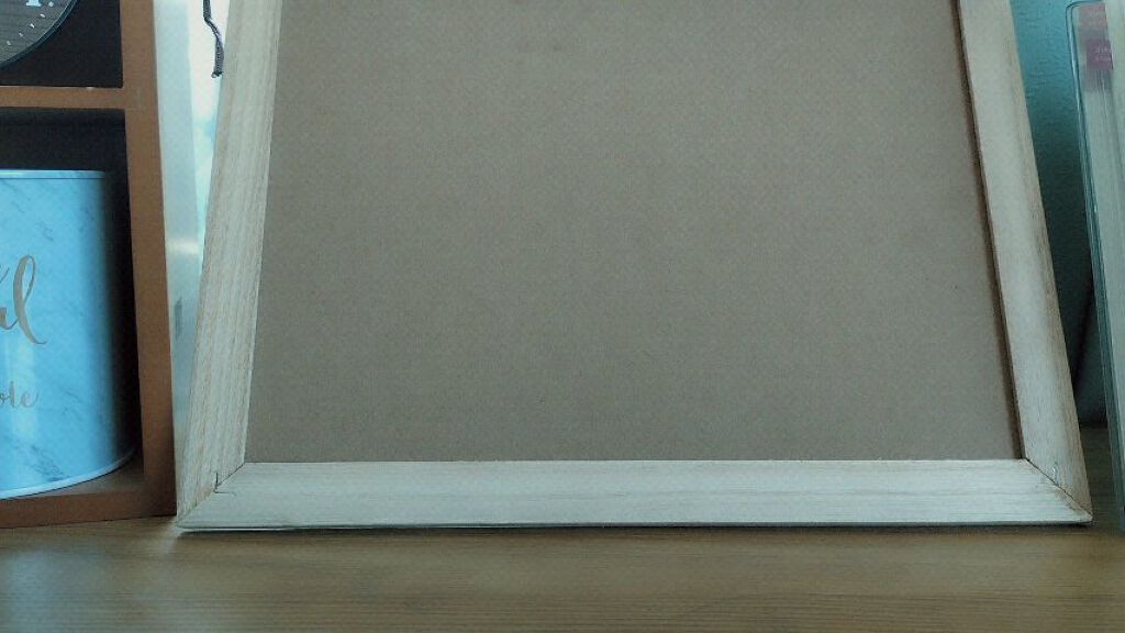 どちらのリップも、Honey Cinnamon ポップティーンリップ と書いてあるやつです。正しい商品名かは分かりません。



塗って1分乾かした後、マスクに見立てたティッシュを少し当てるだけでも色がついてしまいます 




#動画で購