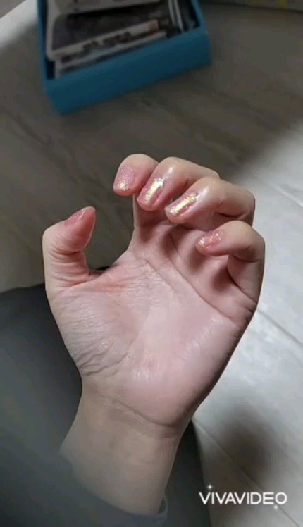 カラフルネイルズ N31 ラブリーシャワー/キャンメイク/マニキュアを使ったクチコミ(3枚目)