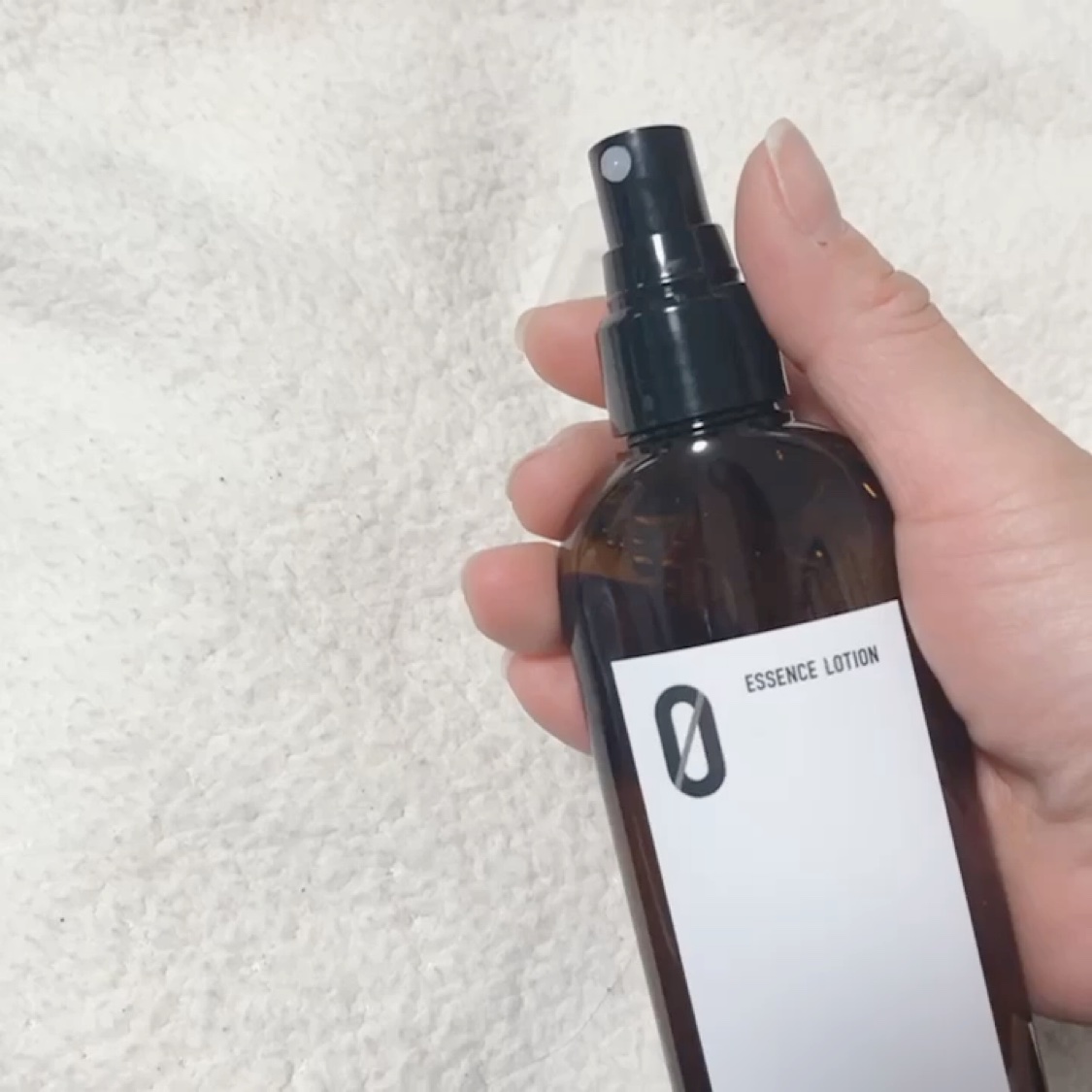 エッセンスローション（ZERO）/エブリカラーデイズ/化粧水の動画クチコミ5つ目