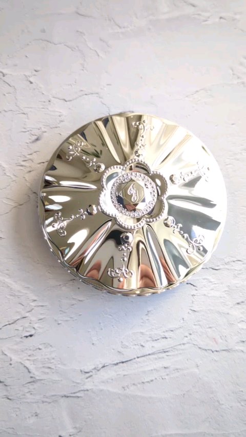 ジルスチュアート　パステルペタル ブラッシュ/JILL STUART/パウダーチークの人気ショート動画