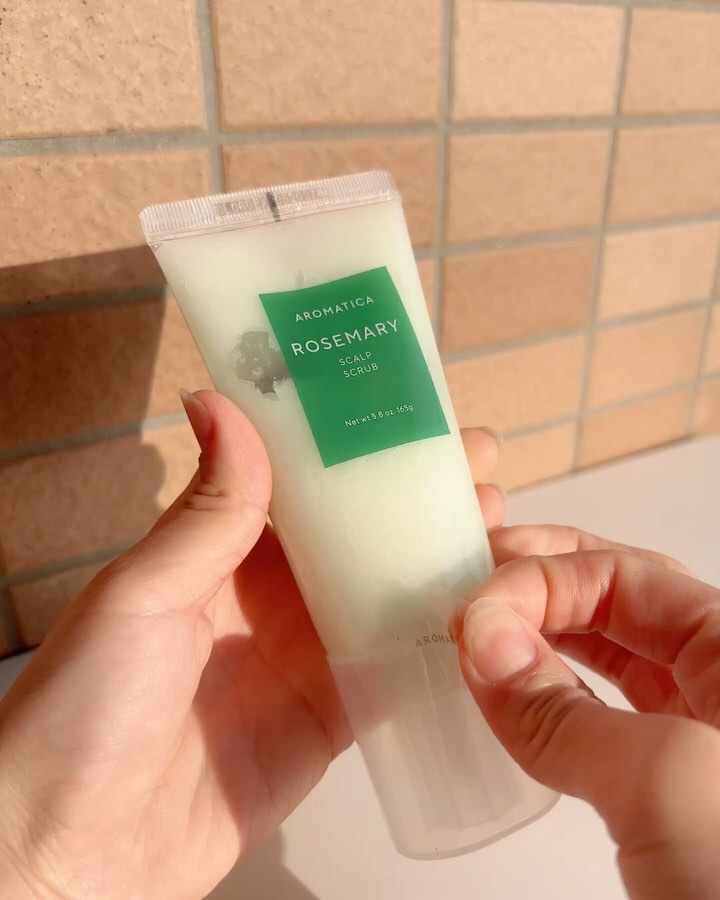 ローズマリー スカルプ スクラブ/AROMATICA/ヘッドスクラブを使ったクチコミ（3枚目）